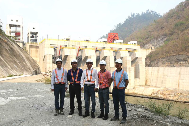 視察帕圖卡III水電項(xiàng)目.jpg