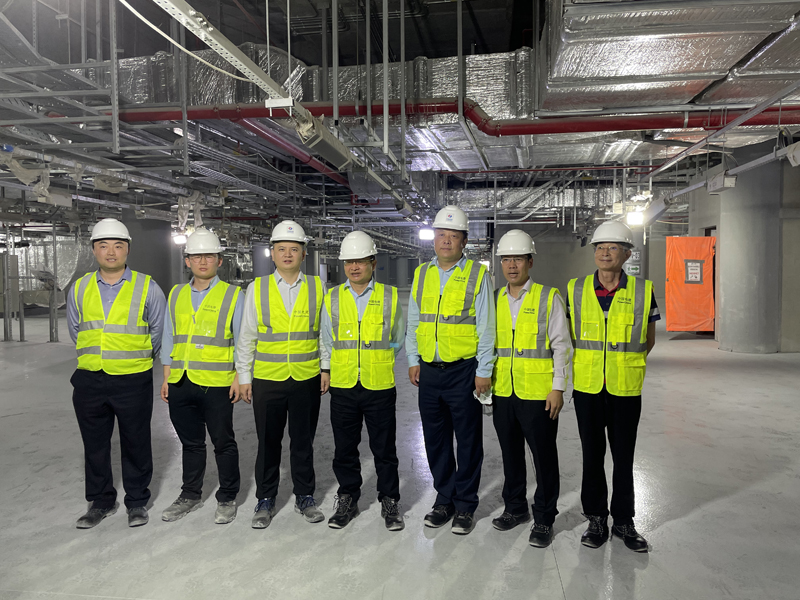 季曉勇一行實(shí)地考察、調(diào)研科威特國際機(jī)場新航站樓項(xiàng)目 (2).jpg