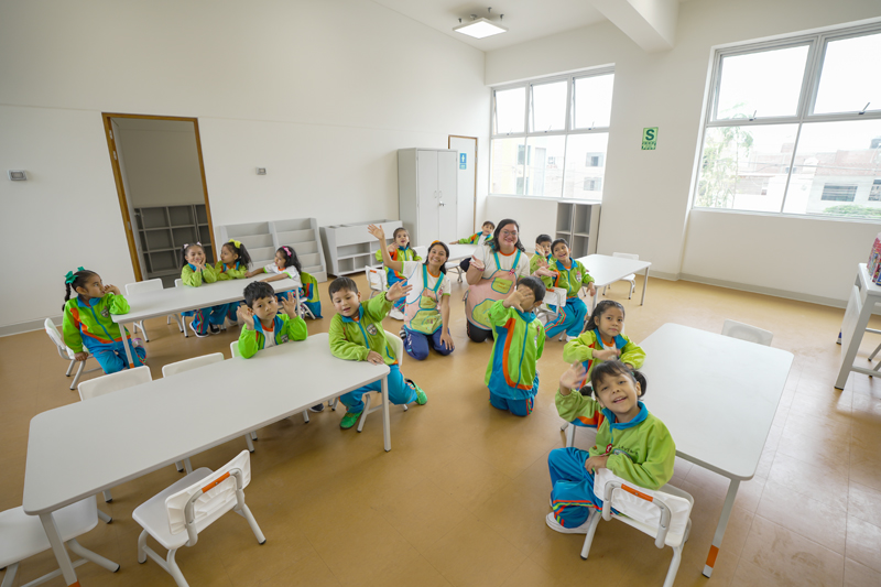 2-小朋友進(jìn)入新教室-1.jpg
