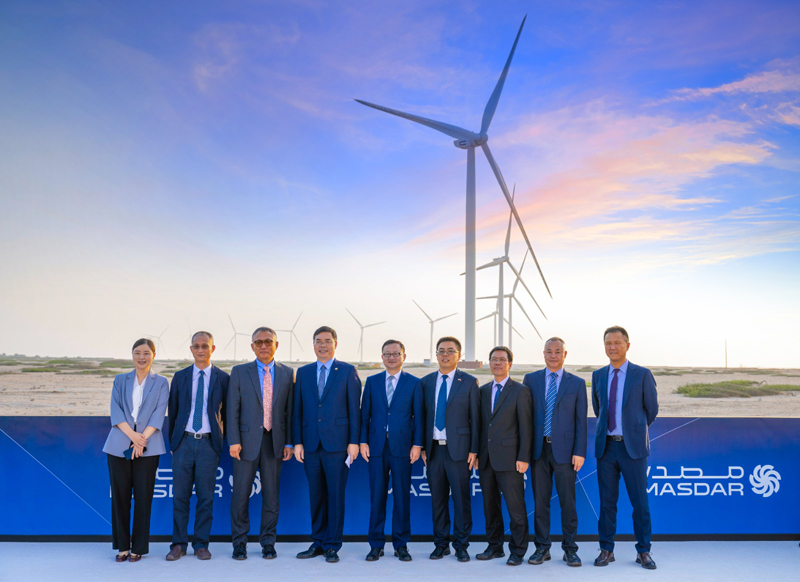 20230928 風(fēng)電項目完工典禮合影3.jpg