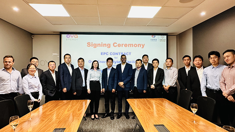 附件-簽約合照 (2).jpg