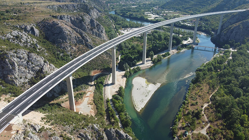 黑塞哥維那大橋全貌鳥瞰圖3.jpg