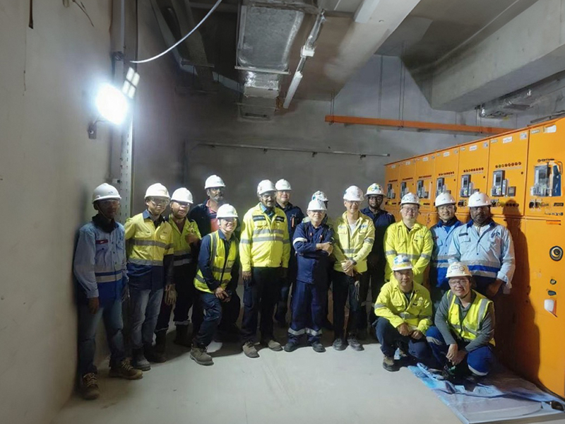 圖1 項目22KV變電站進線送電團隊合影 (2).jpg